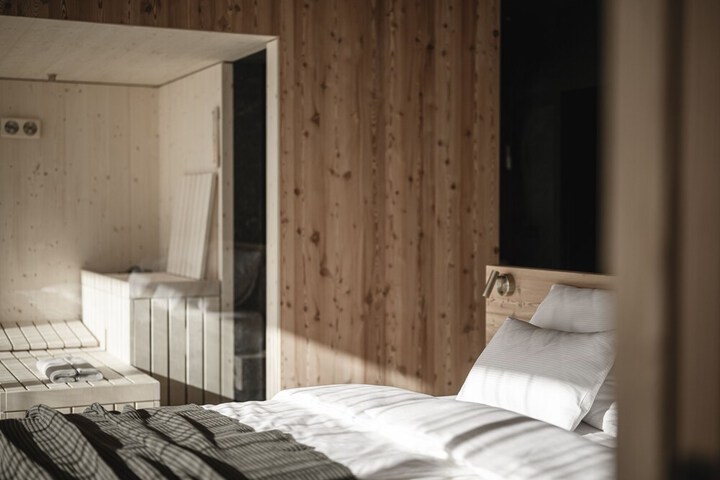 Room 5 of 19