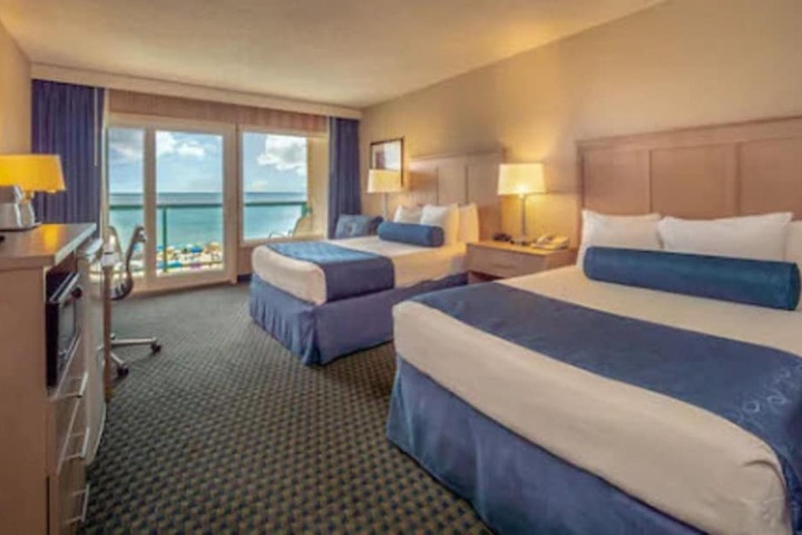 Double Accessible King Size Bed (1 of 7)