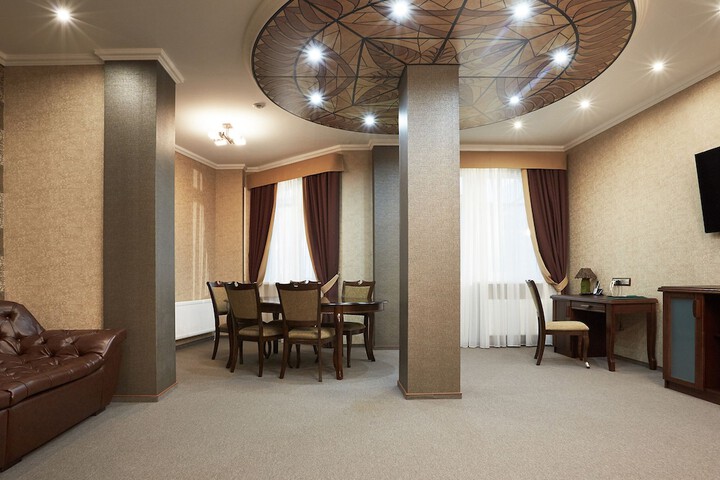 Room 6 of 34