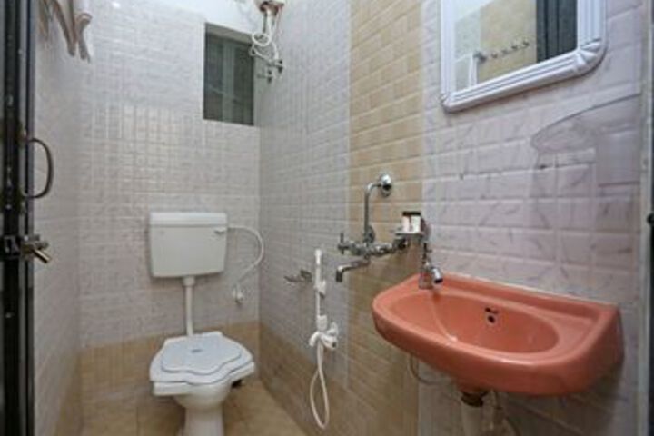 Room 2 of 31