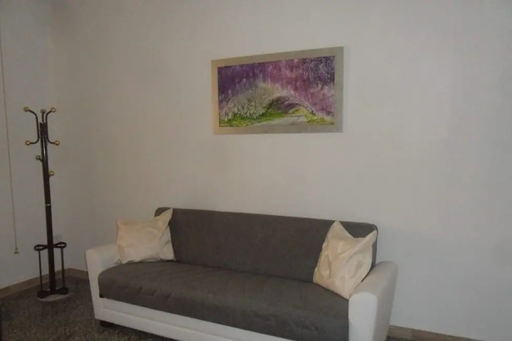 Room 5 of 11