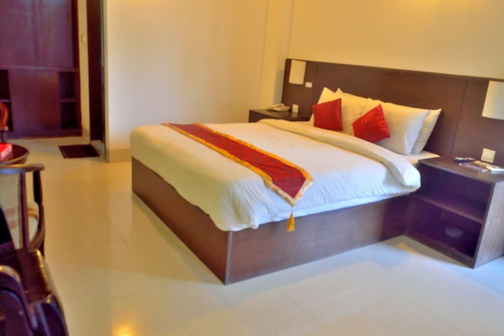 Room 14 of 48