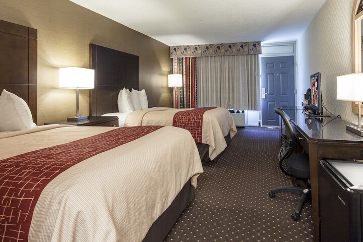 Deluxe 2 Double Beds Accessible (4 of 9)