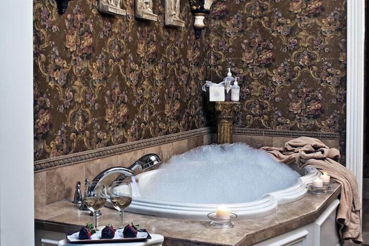 Hot Tub 44 of 145