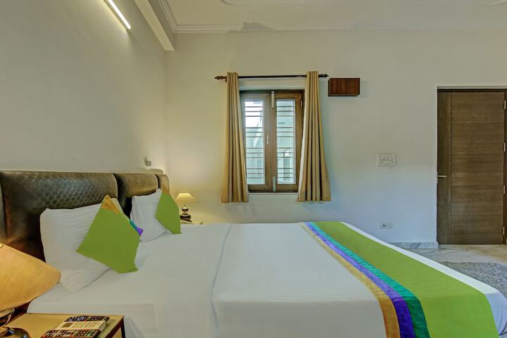 Room 34 of 50