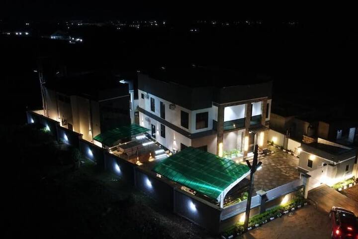 Hotel and Luxury Apartment by Trips