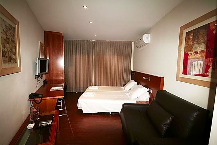 Hotel Suite Photo