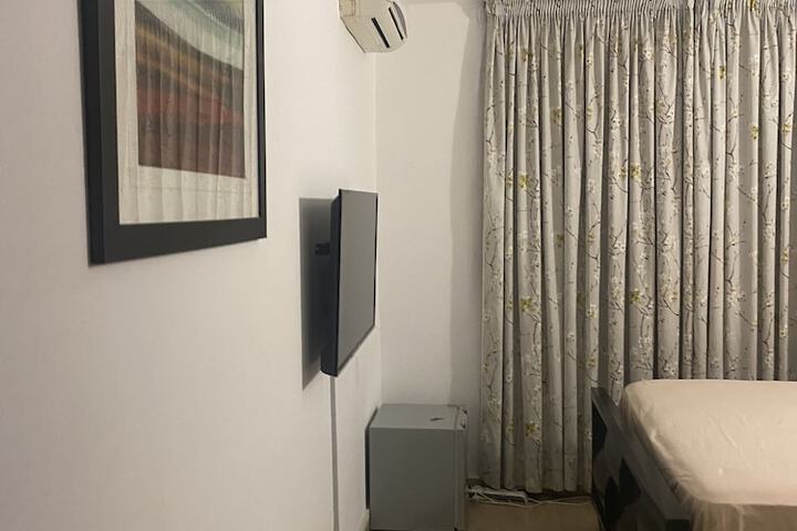 Room 16 of 52