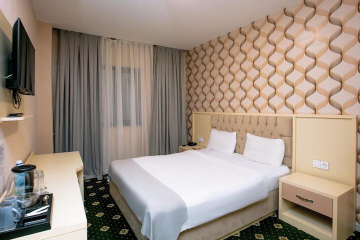 Room 35 of 72