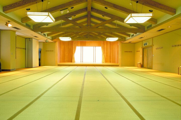Ballroom/Hall 26 of 30