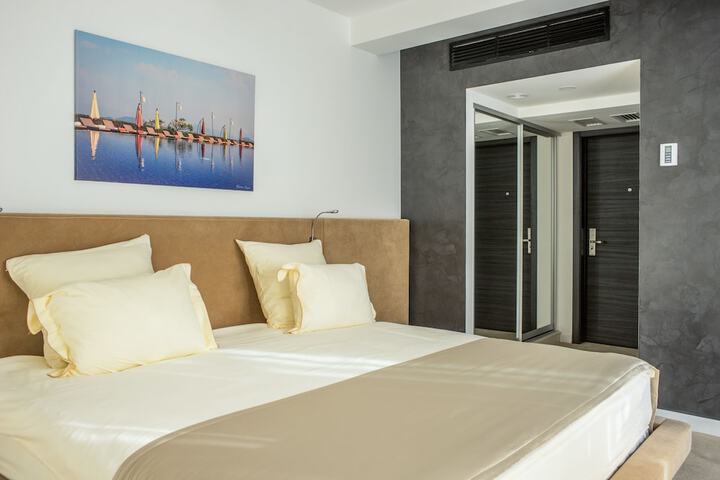 Room 14 of 61