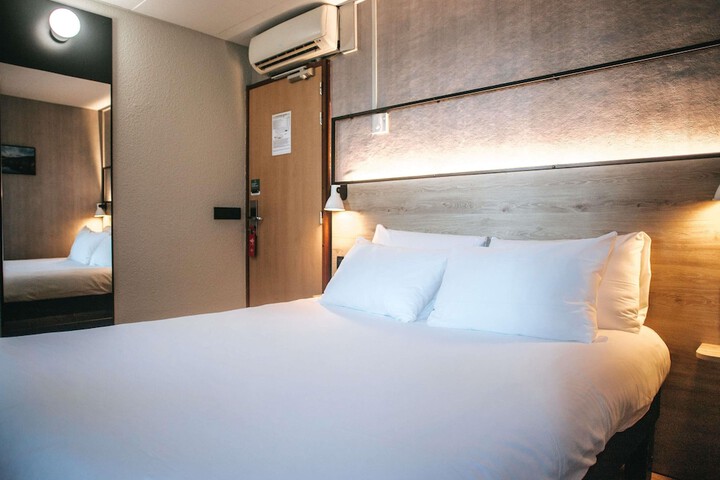 Room 10 of 92