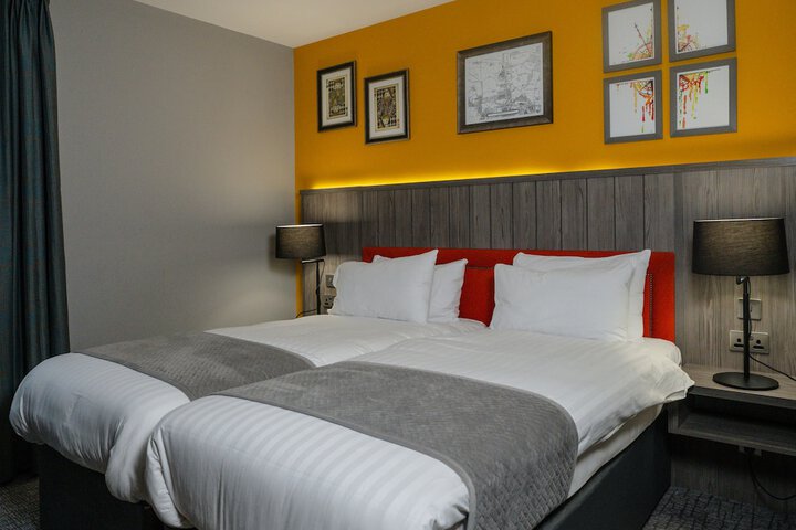 Room 15 of 30