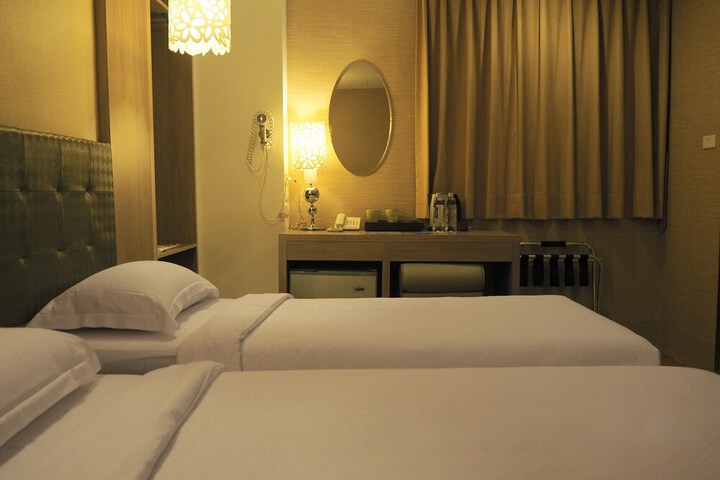 Room 16 of 65