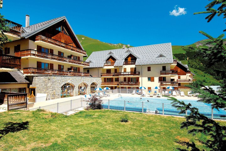Hotel Pool