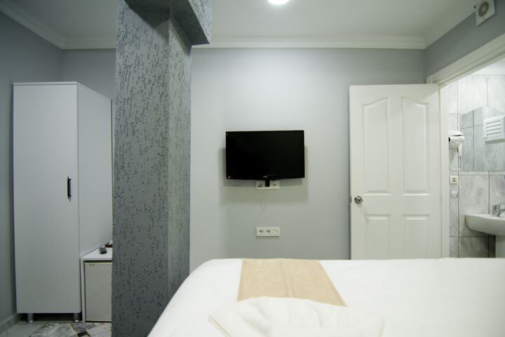Room 21 of 83