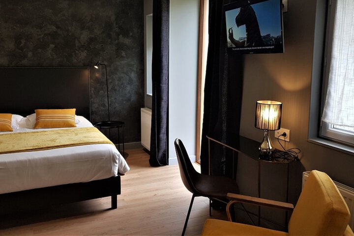 Room 9 of 45