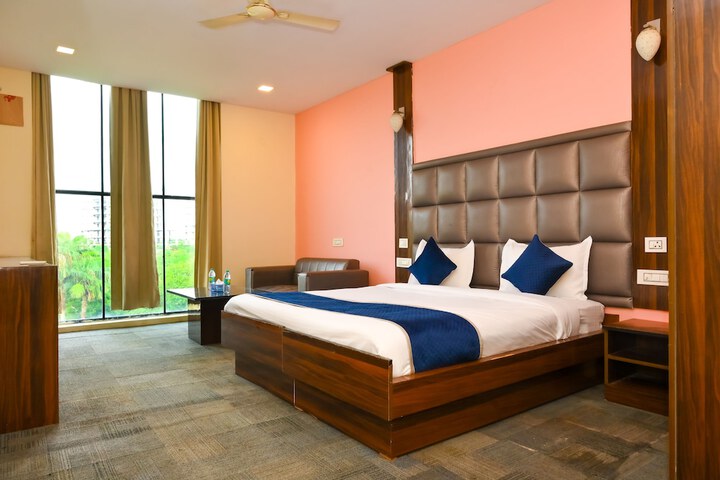 Room 2 of 12