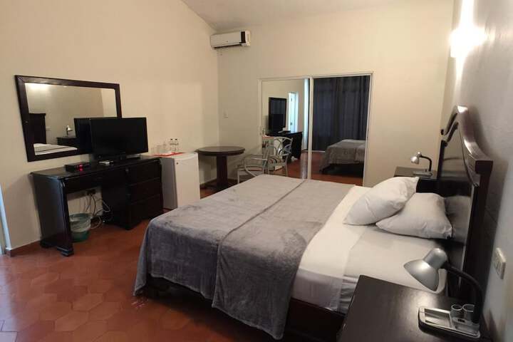 Room 14 of 50