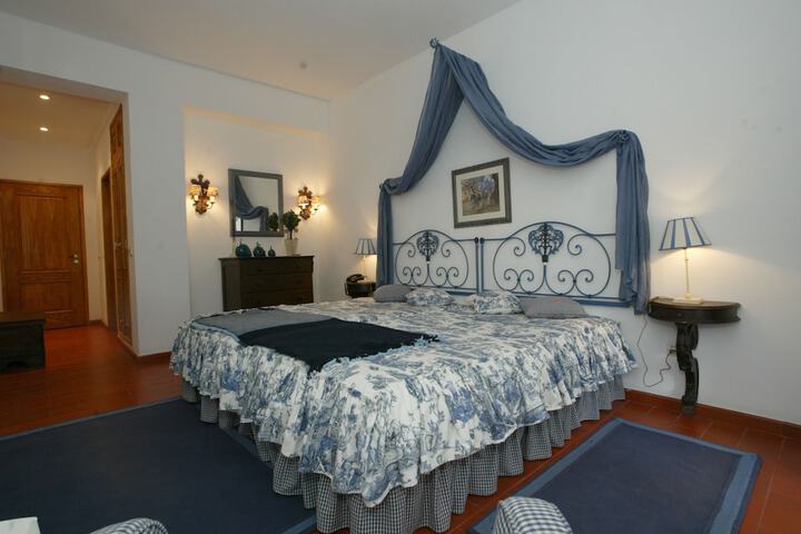 Room 6 of 60
