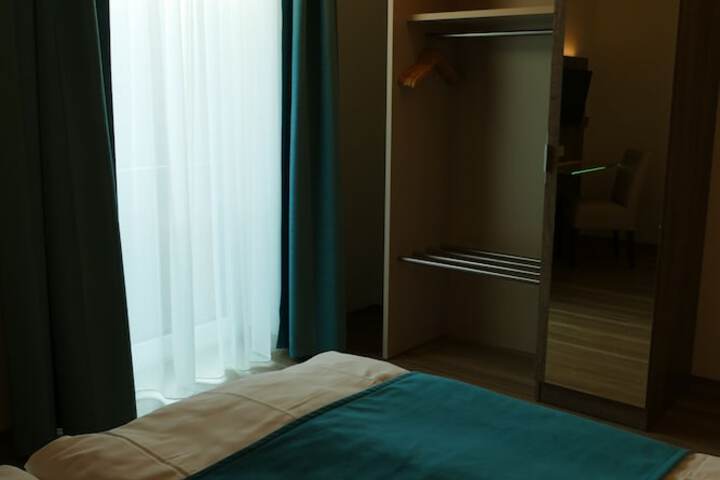 Room 13 of 64