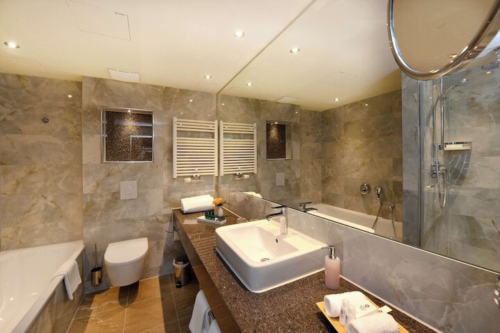 Room 45 of 114