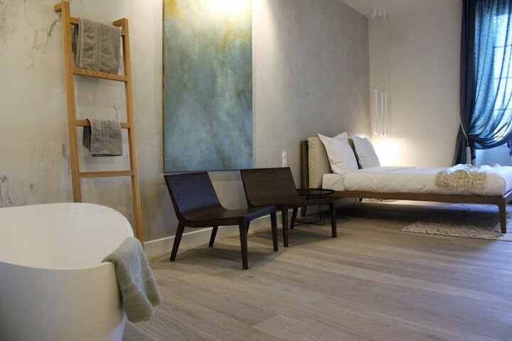 Room 17 of 44