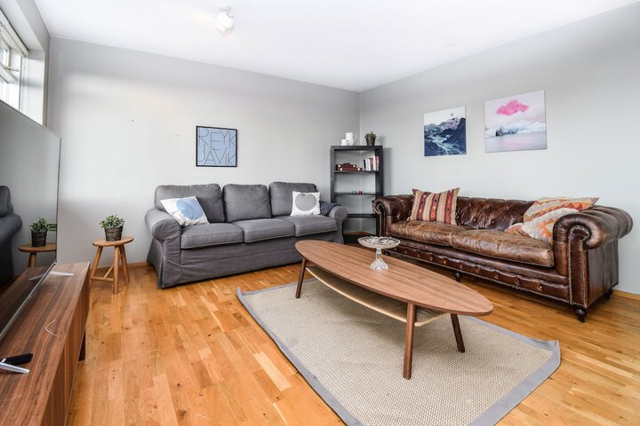 Room 11 of 22