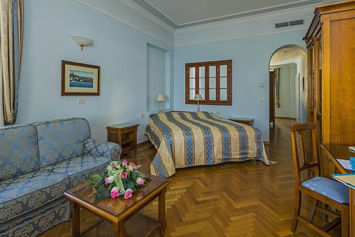 Room 8 of 67