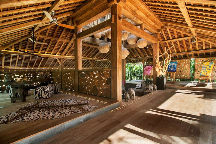 Entrance & Lobby