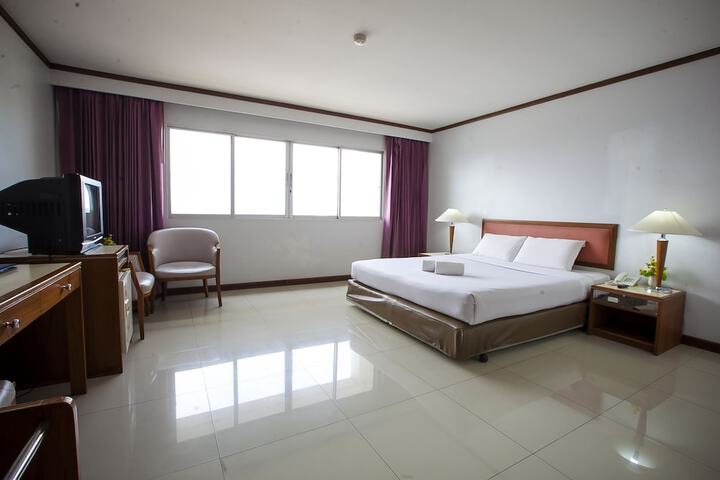 Room 62 of 143