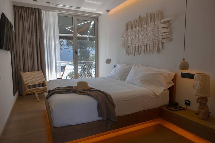 Room 5 of 60