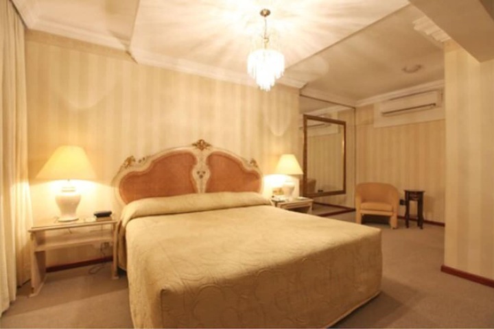 Room 11 of 29