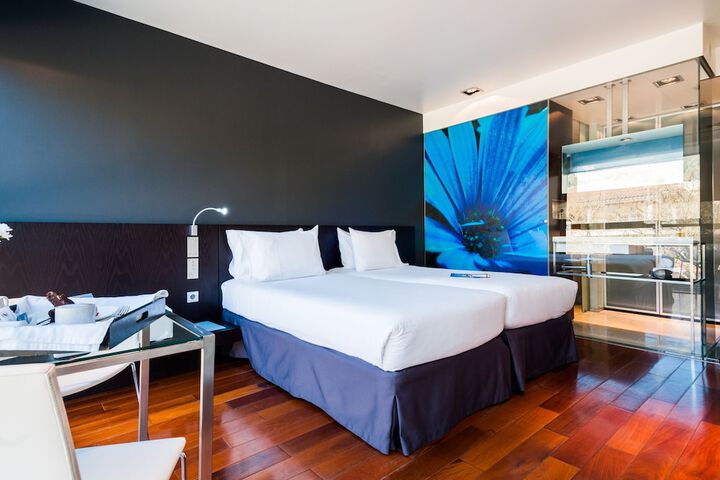 Room 26 of 61