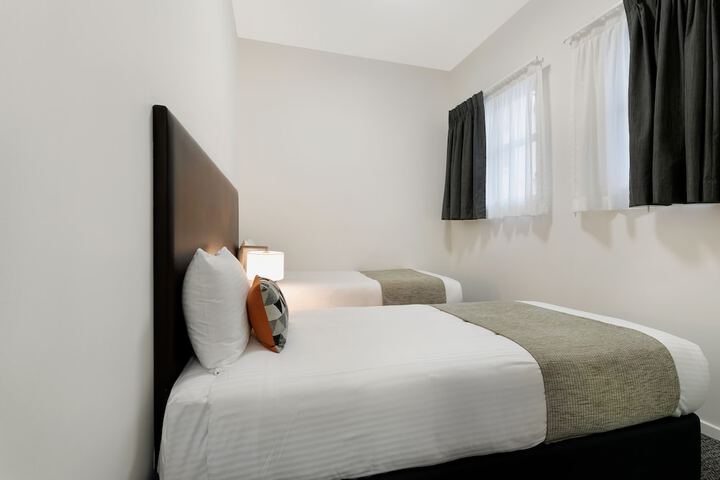 Room 4 of 19