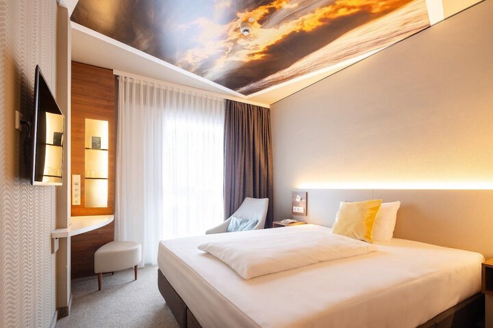Room 25 of 59