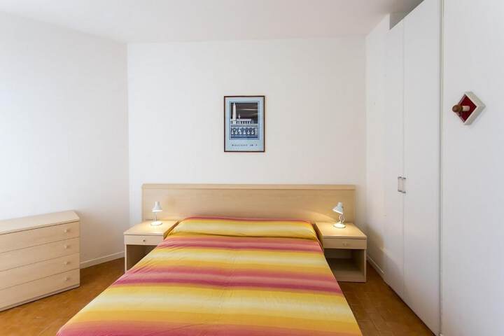 Room 8 of 42