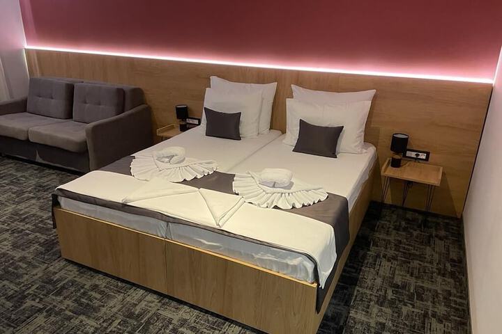 Room 32 of 75
