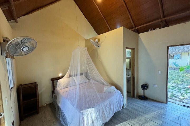 Room 4 of 9