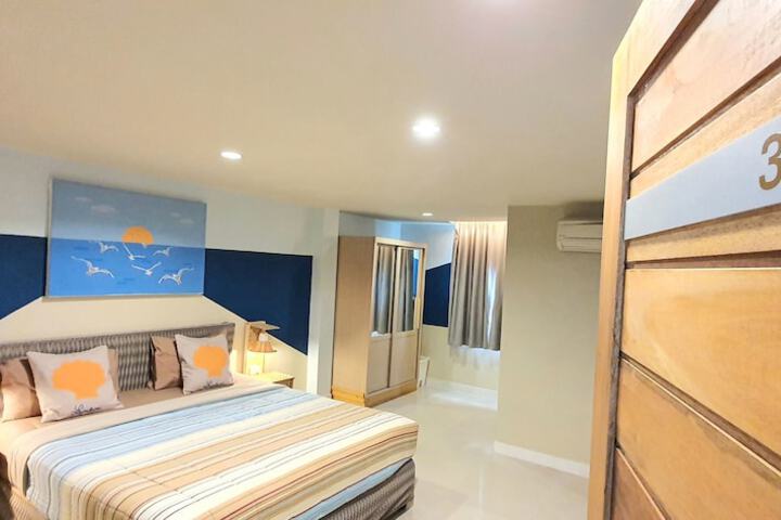 Room 32 of 50