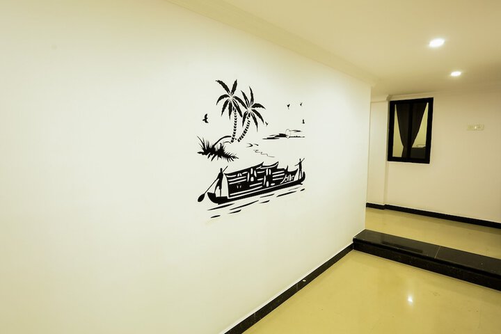 Ballroom/Hall 29 of 32