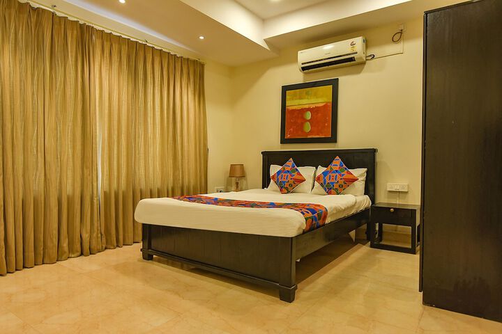 Room 9 of 27