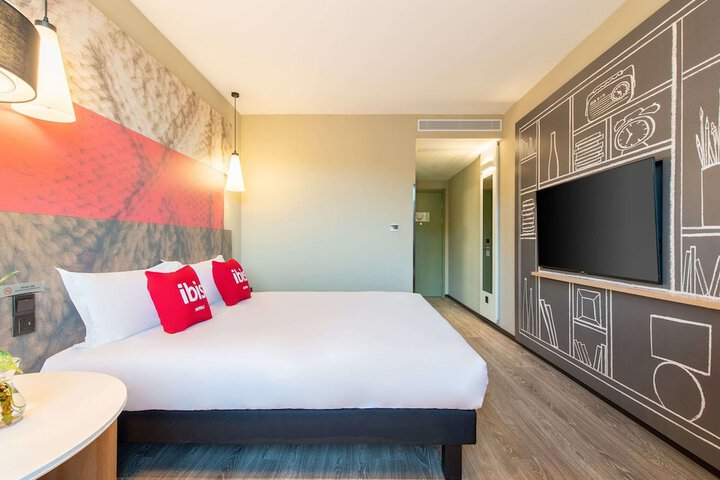 Room 8 of 24
