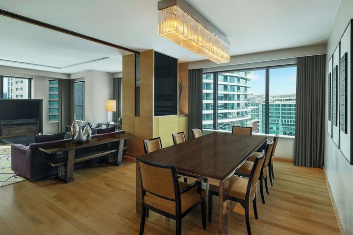 Room 32 of 122