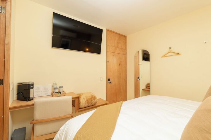 Room 12 of 21