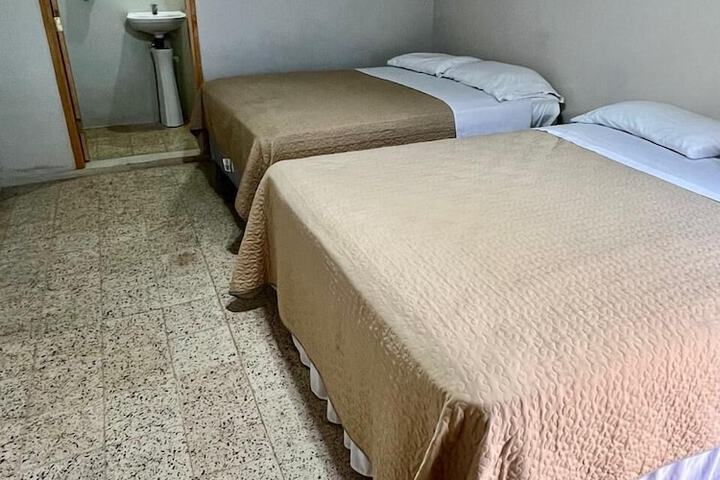 Room 5 of 32