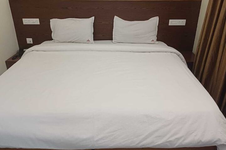 Room 5 of 95