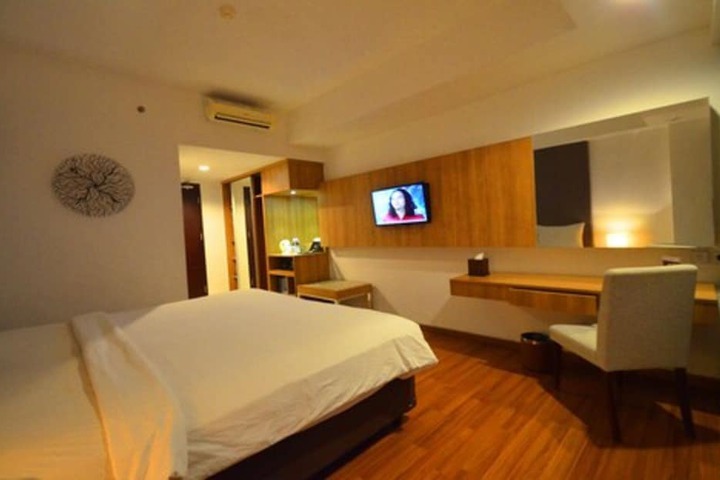 Room 6 of 32