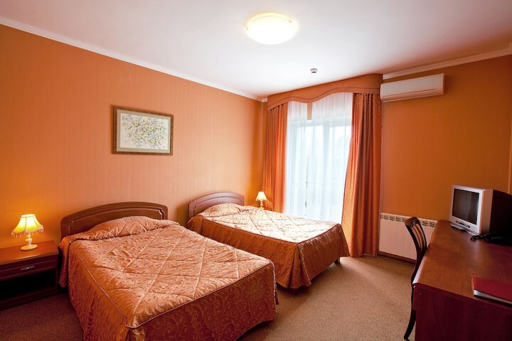 Room 20 of 99
