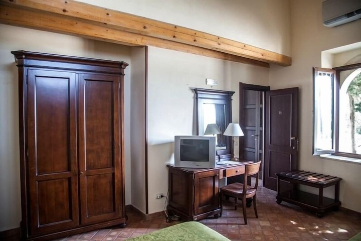 Room amenity